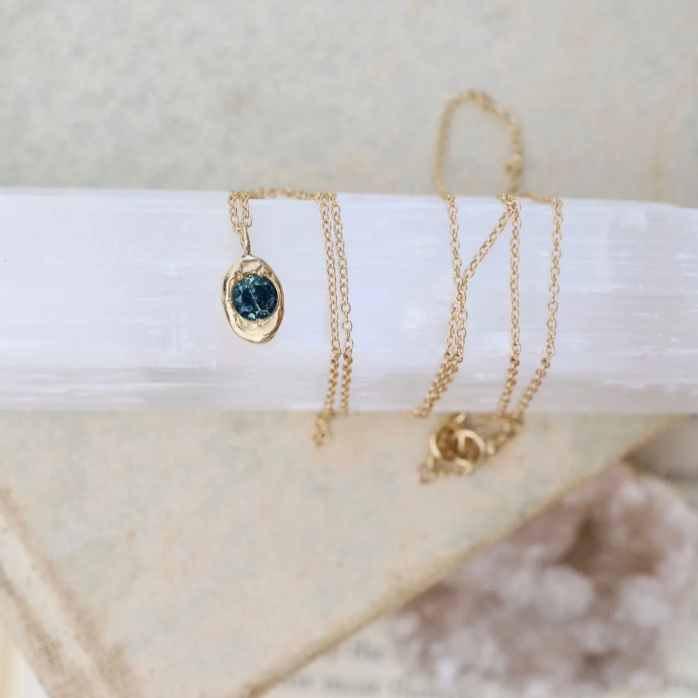 14k Yellow Gold Montana Sapphire Oval Necklace