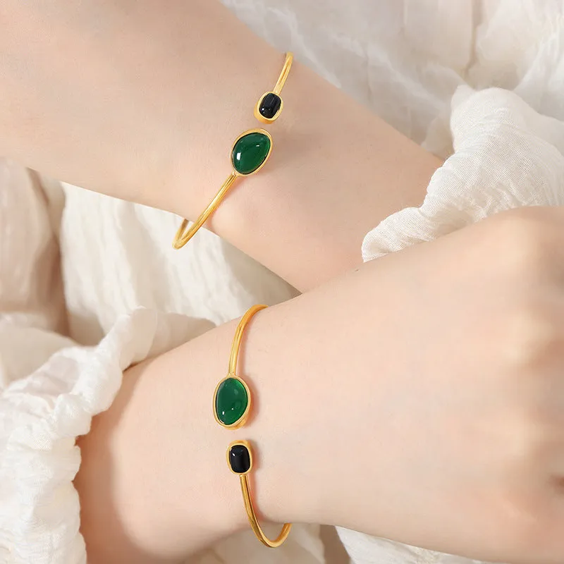 18K gold retro palace style versatile bracelet with agate design