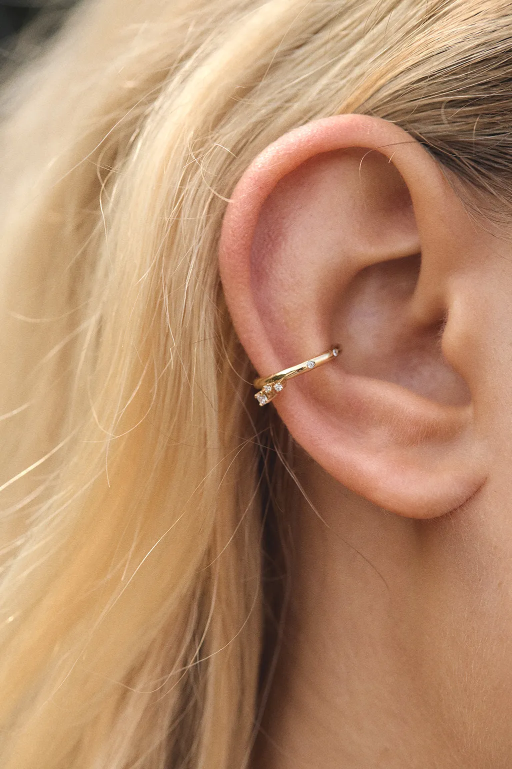 3 Sparks gold ear cuff