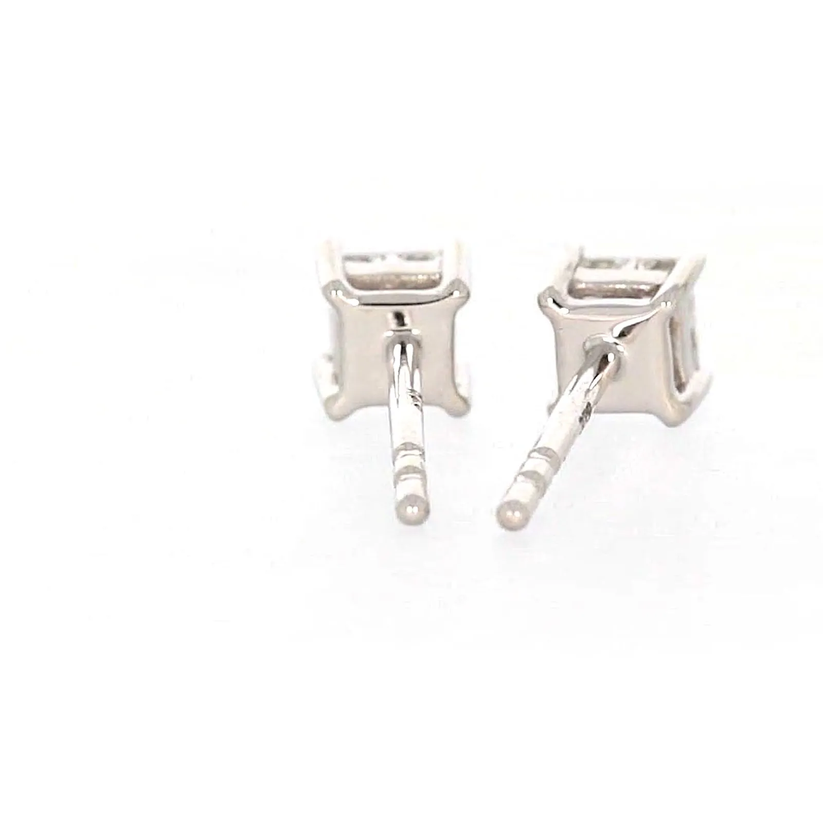 9ct White Gold Princess Cut with 0.15 CARAT tw of Diamonds Stud Earrings