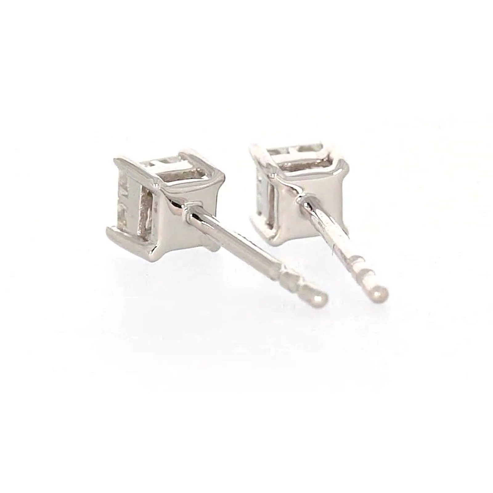 9ct White Gold Princess Cut with 0.15 CARAT tw of Diamonds Stud Earrings