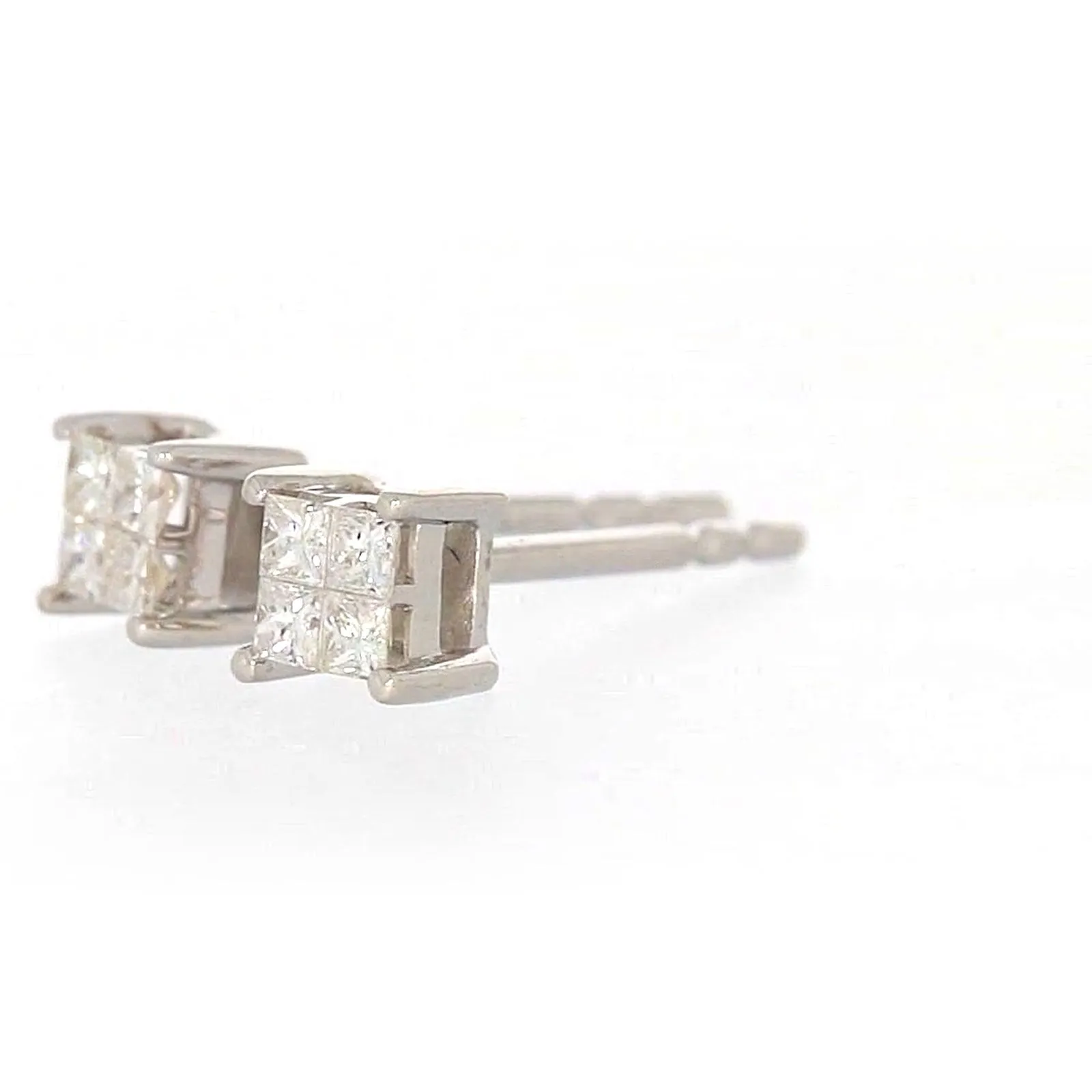 9ct White Gold Princess Cut with 0.15 CARAT tw of Diamonds Stud Earrings