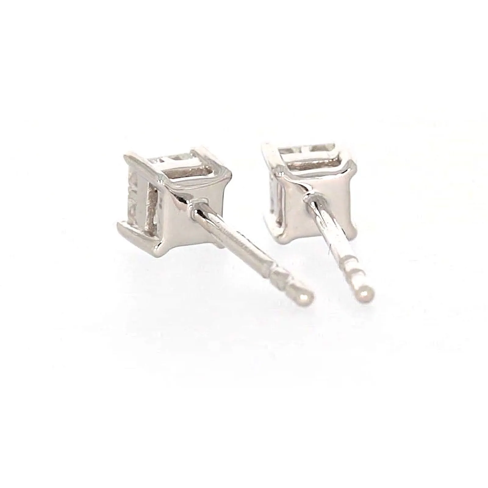 9ct White Gold Princess Cut with 0.15 CARAT tw of Diamonds Stud Earrings