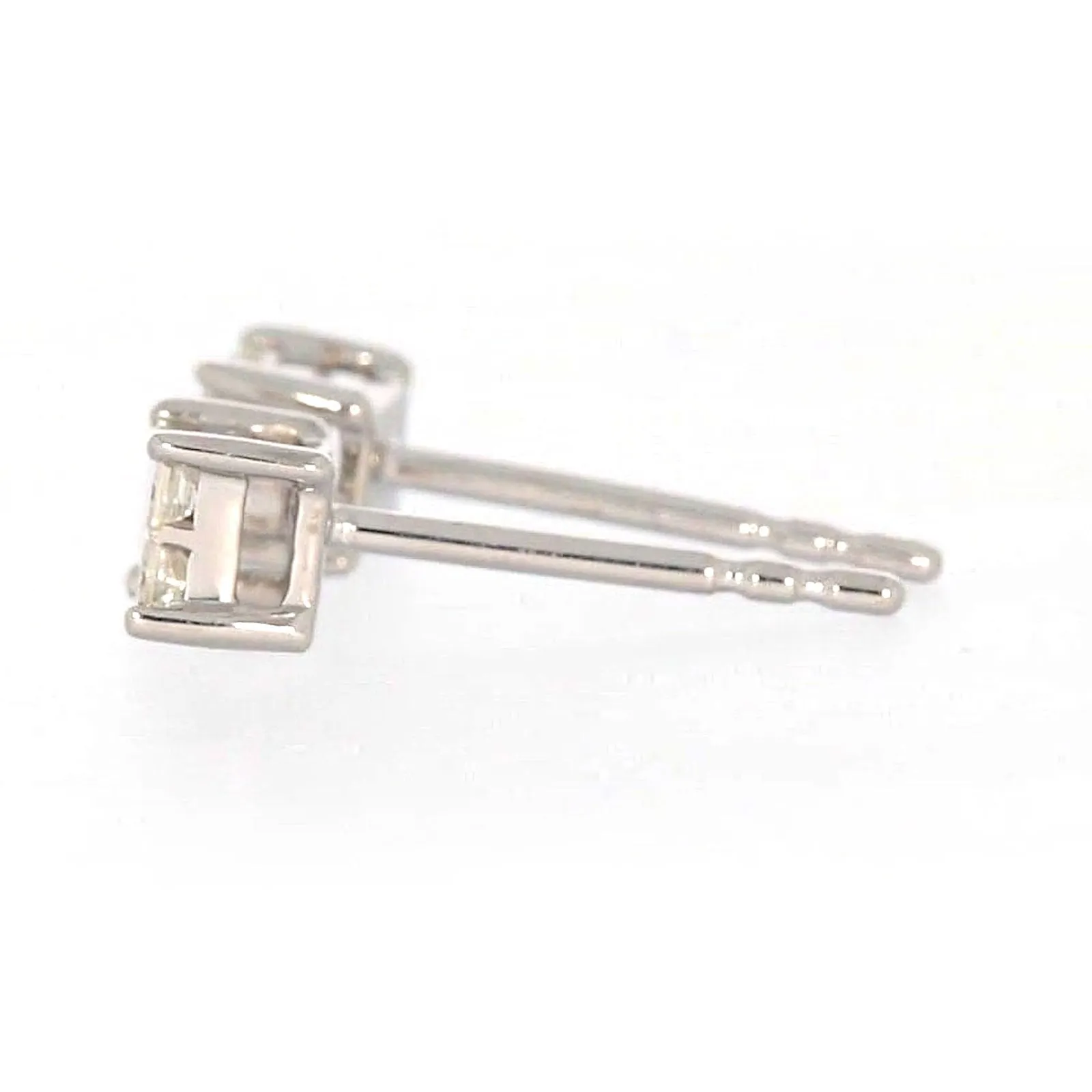 9ct White Gold Princess Cut with 0.15 CARAT tw of Diamonds Stud Earrings