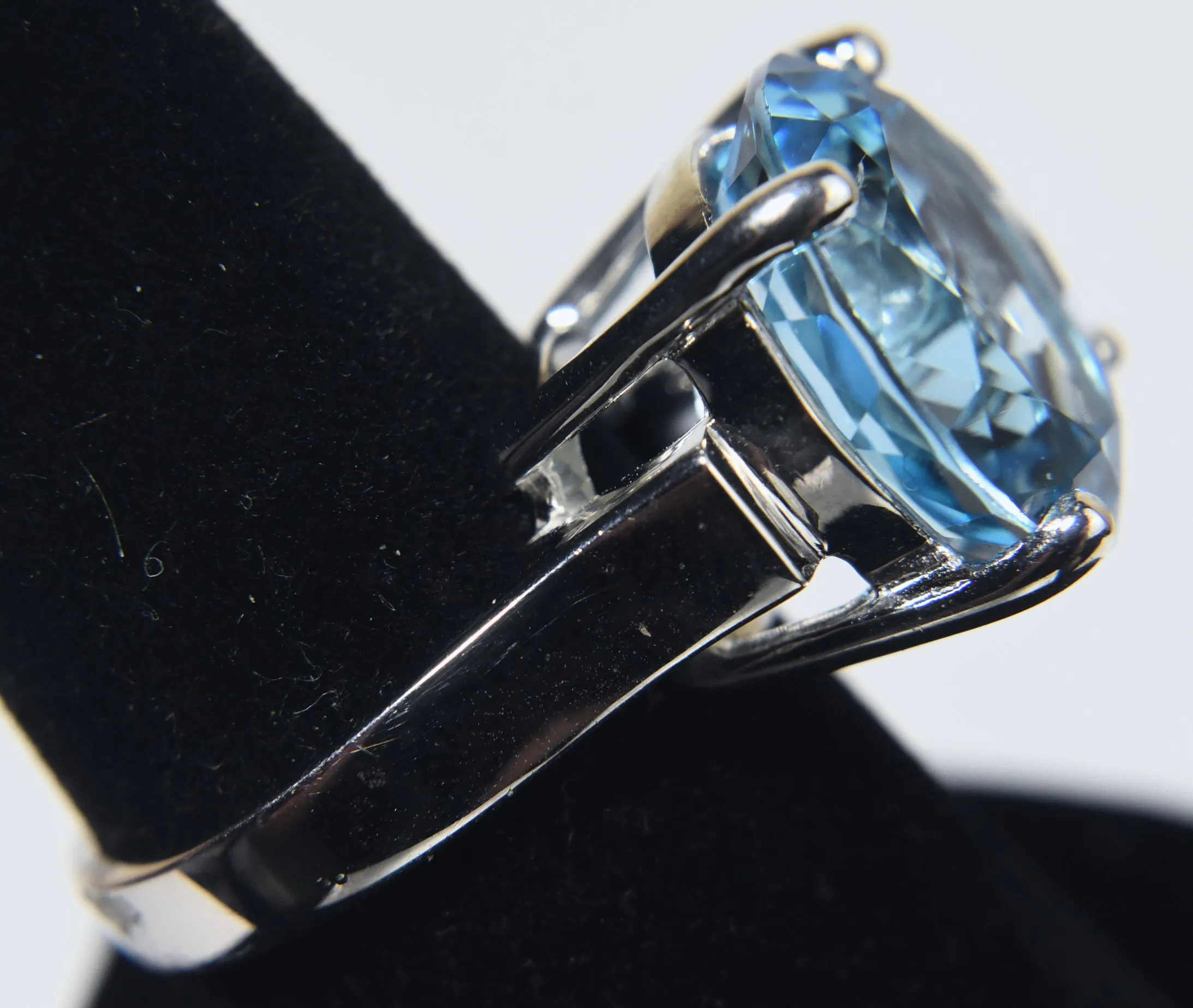 Large Round Brilliant Cut Blue Topaz Sterling Silver Ring - Size 8