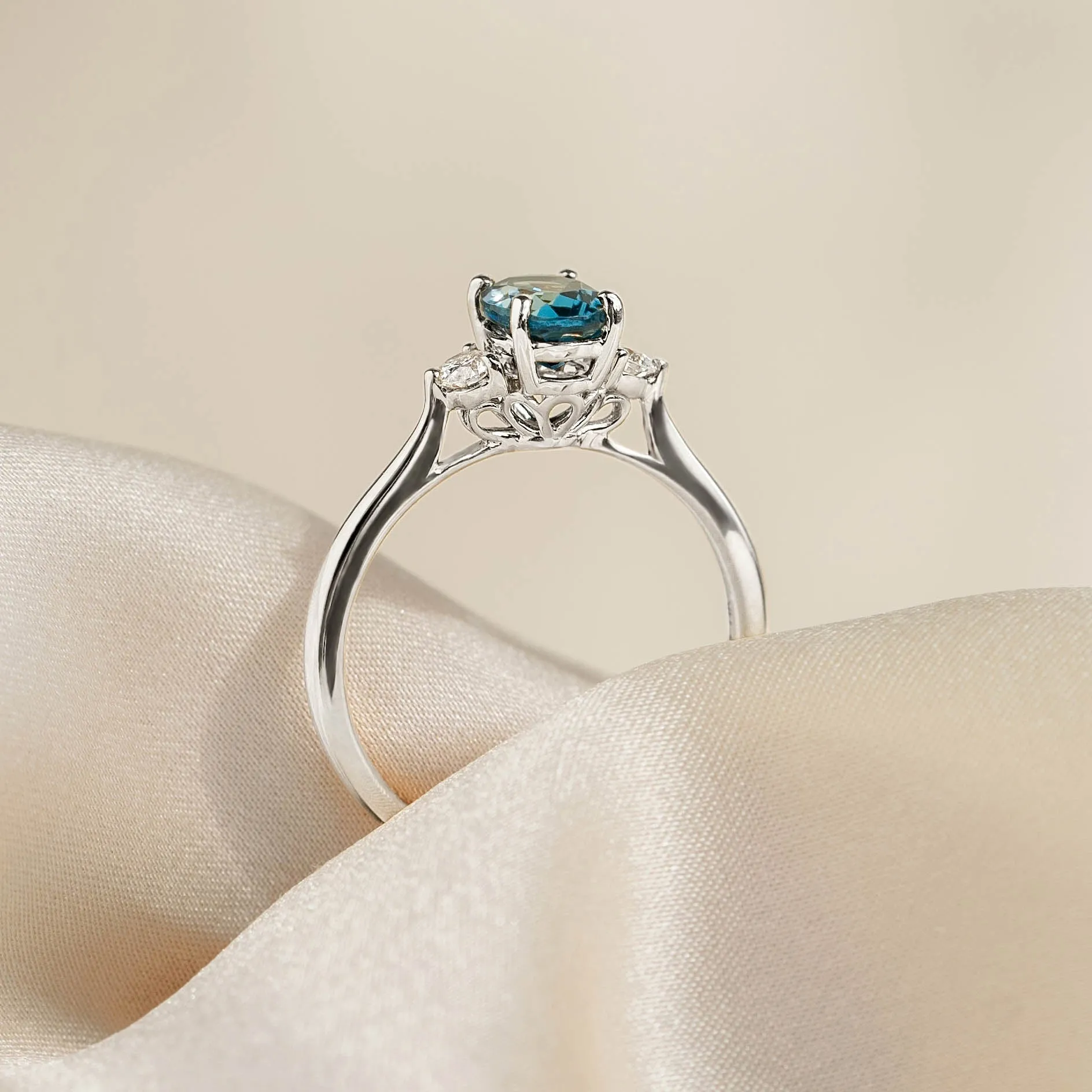 London Blue Topaz and Diamond Ring White Gold - Kindra