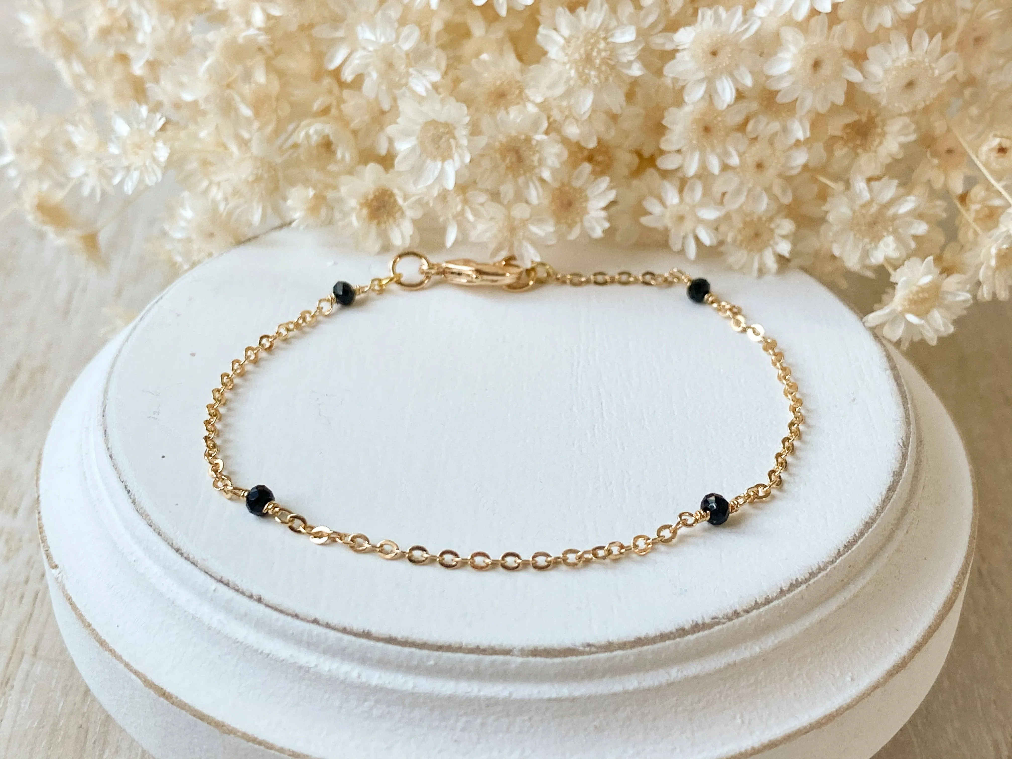 Necklace-Onyx   Gold