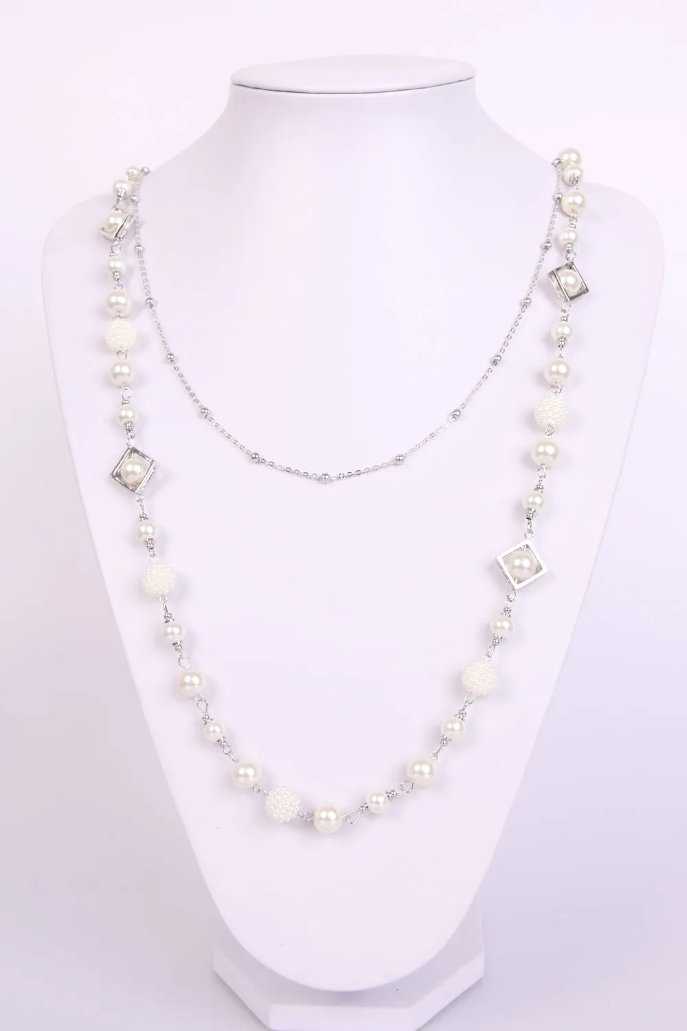 Pearls with square frames with gold and silver chain