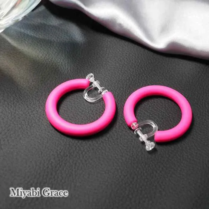 Red/Black/White/Green/Blue//Pink/Yellow 40 mm Invisible Clip On Hoop Screw-Back Earrings