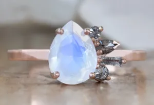 The Cluster Ring with a 1.08ct Moonstone   Diamonds