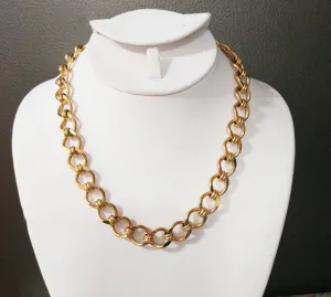 *VINTAGE '80s MONET GOLD TONE SPARKLING LINK NECKLACE WITH UNIQUE CLASP